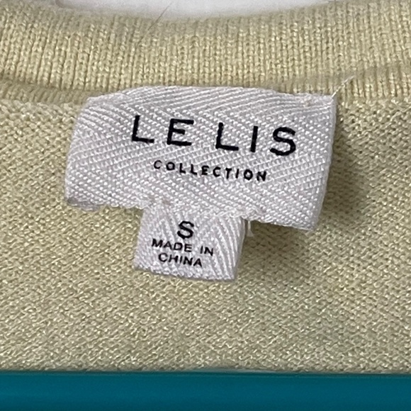 Le Lis Collection Collared Knit Sweater Vest Pale Yellow S - Picture 2 of 3